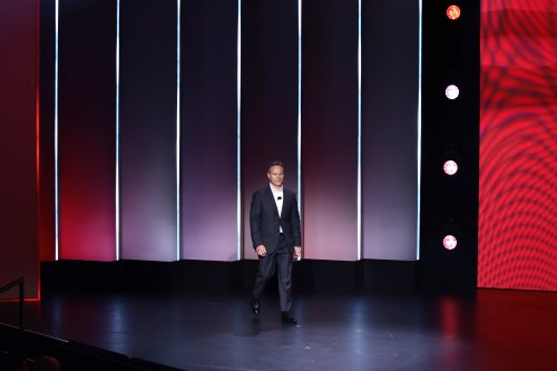 CNN CEO Chris Licht to step down