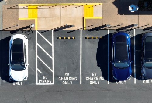 U.S. eyeing ways to include Europe in electric car tax breaks