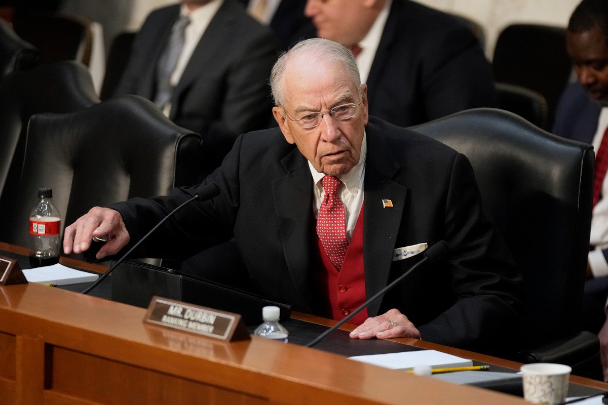 Grassley, Durbin raise concerns about Tim Scott’s crypto bill