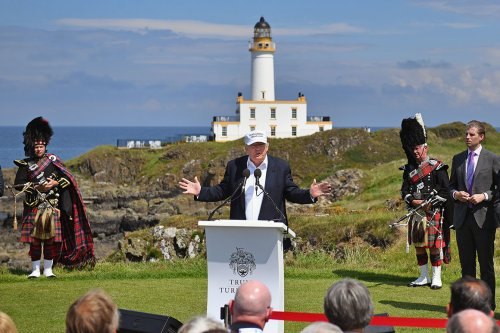 Air Force crew made an odd stop on a routine trip: Trump’s Scottish resort