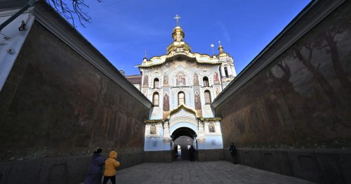Ukraine expels pro-Russian clergy from Kyiv cave monastery complex