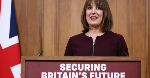 UK bets on Aussie-style pension revamp to boost ailing economy