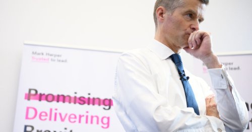 The lockdown skeptics who won over Boris Johnson