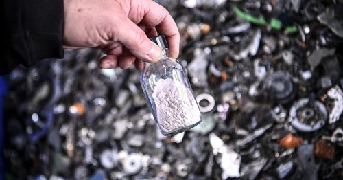 Ukraine and US ink memorandum on rare earths
