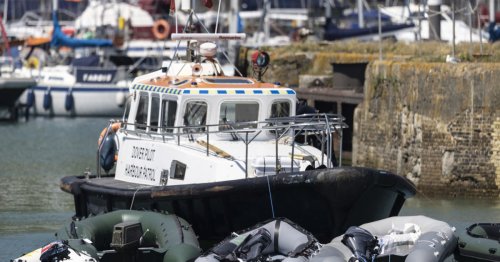 Record 430 migrants arrive on England’s shores in one day