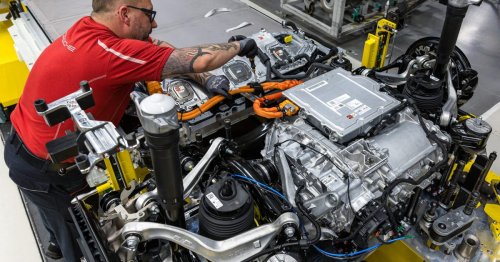 Germany’s economy is driving off a cliff. The car industry is behind the wheel.
