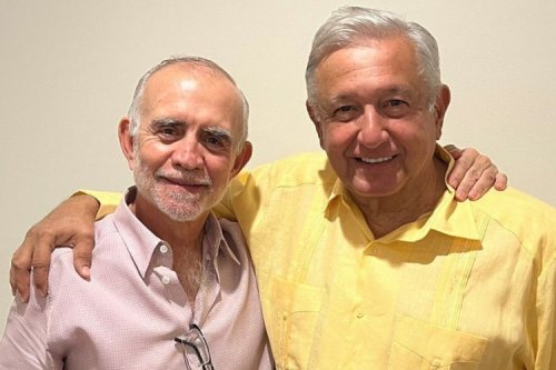 AMLO se reencuentra con Alfonso Romo durante gira en Nuevo León