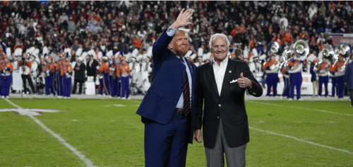 Shades Of Iowa State, Trump Resoundingly Booed In SC. He May Not Have It All Sewn Up