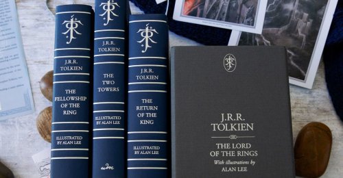 Pick up The Lord of the Rings illustrated box set during Amazon’s ‘buy two, get one free’ sale