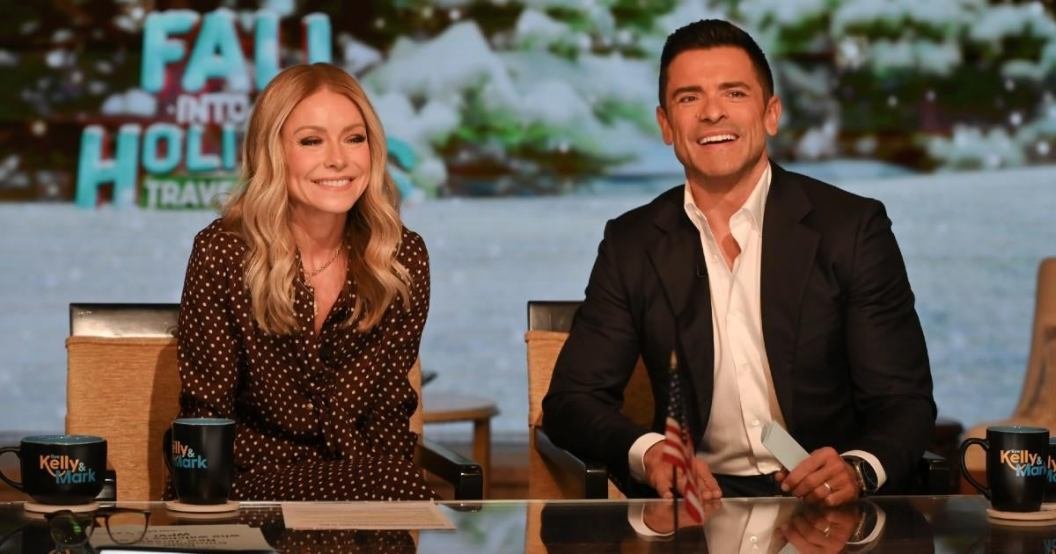 Kelly Ripa Breaks Down in Tears With Husband Mark Consuelos After Beloved Family Dog Dies