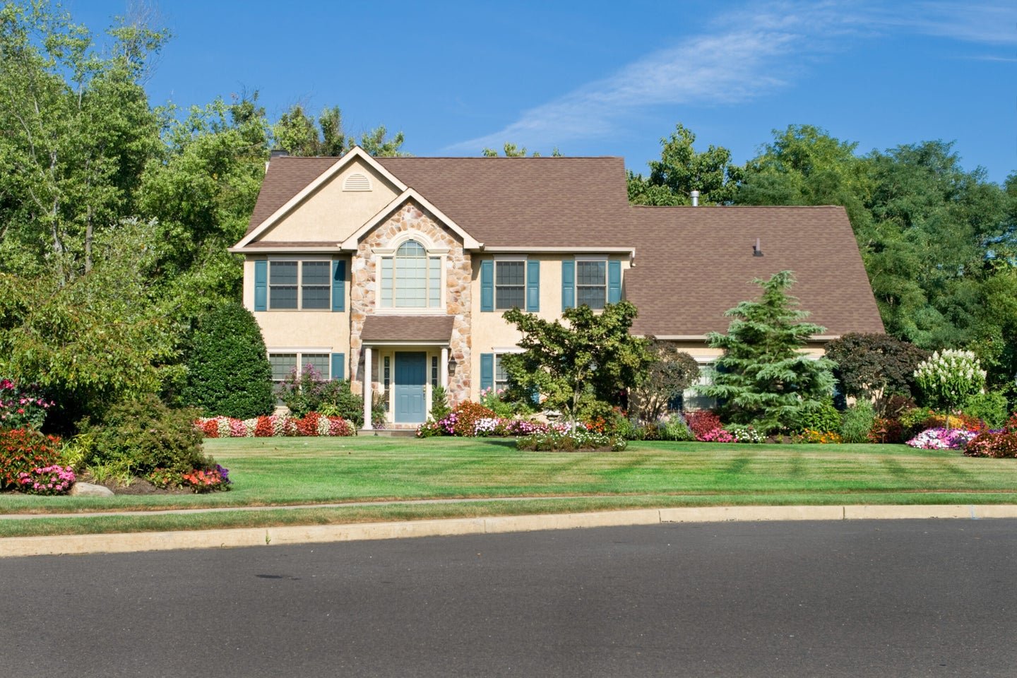 Americans’ need for a perfect lawn comes down to neighborhood peer pressure