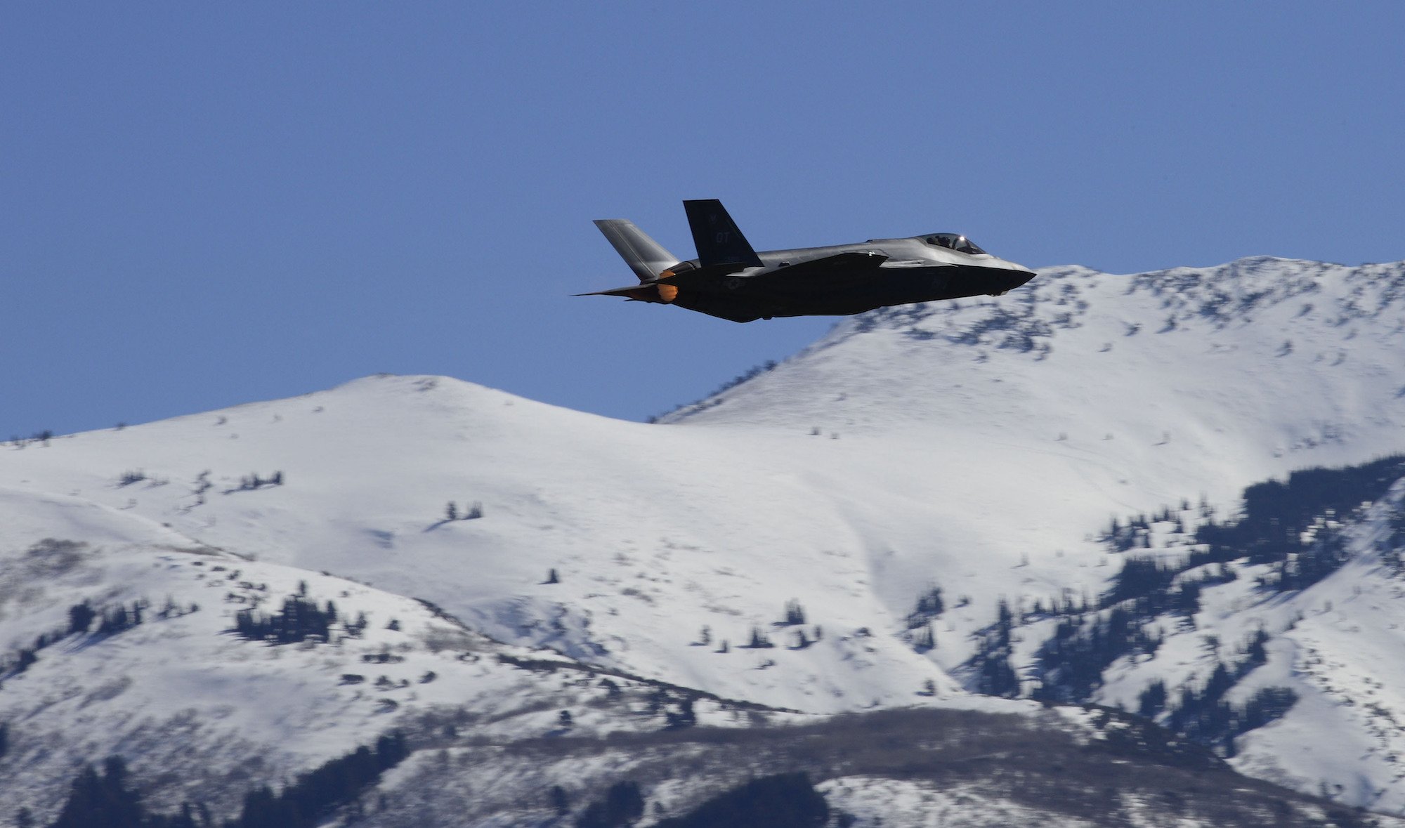 Russia’s new stealth fighter is a bargain worthy of a Bond villain