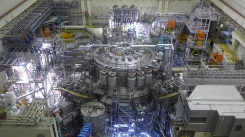 The world’s largest experimental tokamak nuclear fusion reactor is up and running