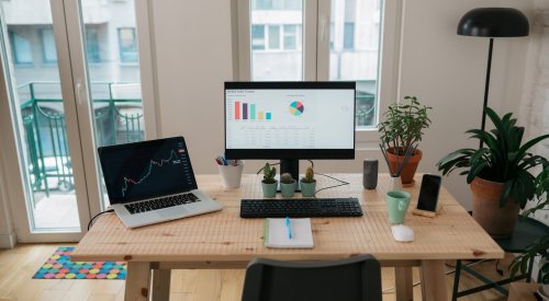 How to turn your laptop into a desktop computer