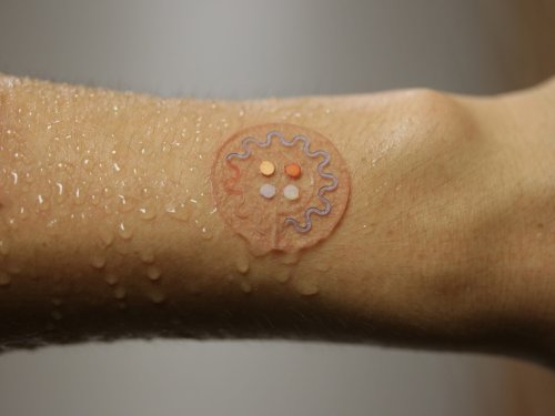 This stick-on sweat monitor knows when you need a drink