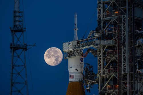 NASA finally fully fueled up its Artemis moon rocket