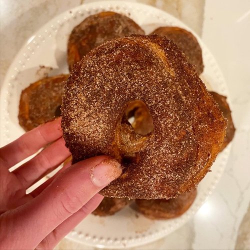 These 4-Ingredient Doughnuts Are Made in an Air Fryer, and Wow, Are They Good