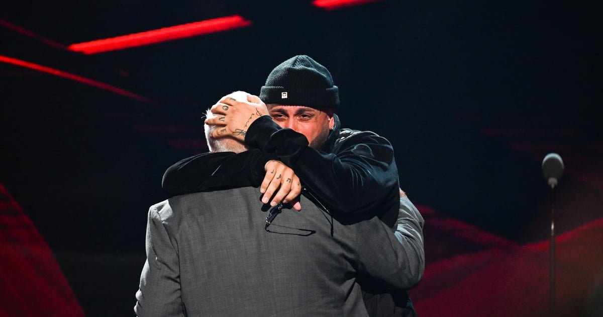 Nicky Jam Honored With Hall of Fame Award at 2022 Billboard Latin Music Awards — Presented by His Dad