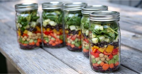 How to Pack High-Protein Mason Jar Salads For the Week