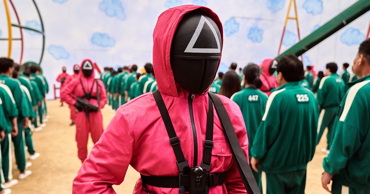 "Squid Game" May Be a Twisted Show, but It Offers Some Easy Halloween Costume Ideas