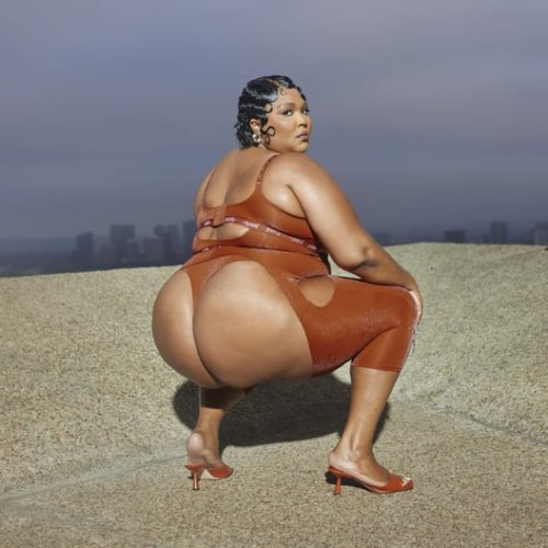 Lizzo Models Her New Yitty Butt-Cutout Capris