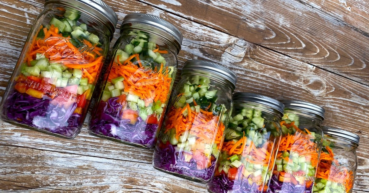 Follow These Meal-Prep Tips to Make a Week of Mason-Jar Salads That Stay Fresh Through Day 7
