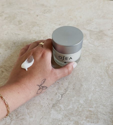 This Moisturizer Saves My Skin From Rosacea Flare-Ups Like No Other