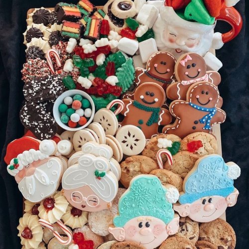 30 Christmas Cookie Charcuterie Boards That'll Have Santa Coming Back For Seconds