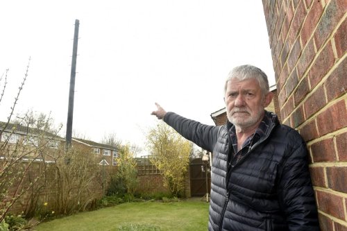 Furious Gosport man wants "eyesore" telegraph pole removed by toob as Dame Caroline Dineage MP brings issue to OFCOM