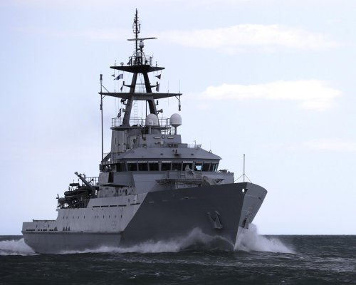 Royal Navy shadows three Russian warships in the Channel amid Ukrainian crisis