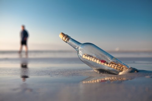 À Noirmoutiers, une famille découvre une bouteille à la mer contenant un message venu des États-Unis
