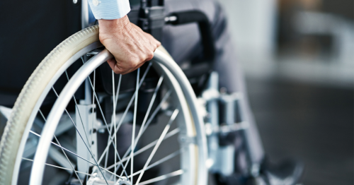 Les fauteuils roulants seront intégralement remboursés “avant la fin 2024”, confirme le gouvernement