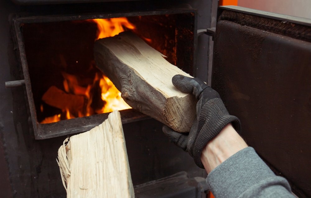 Chauffages au bois interdits dès 2027 : ce qu’il faut savoir