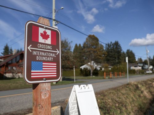Border fears lead Canadian firms to advise burner phones, clean computers, travel bans