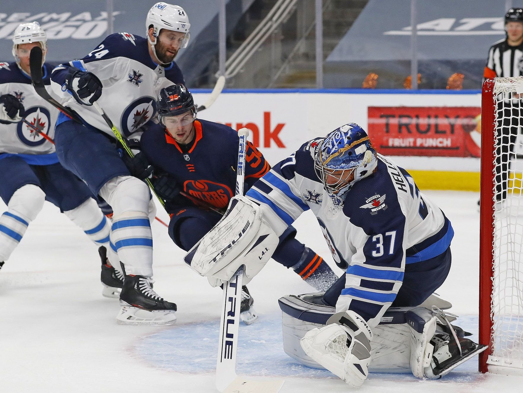 Terry Jones: Winnipeg Jets check off all boxes in playoff hockey victory