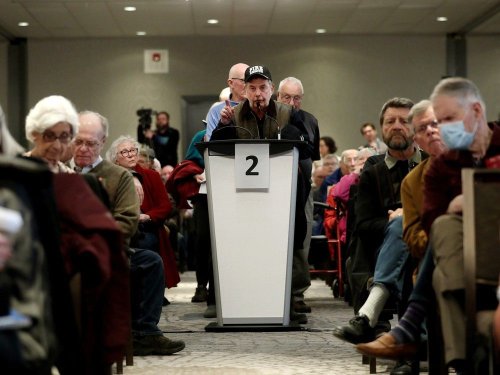 'Strength in numbers': Hundreds turn out to discuss state of CPP, possible Alberta pension plan