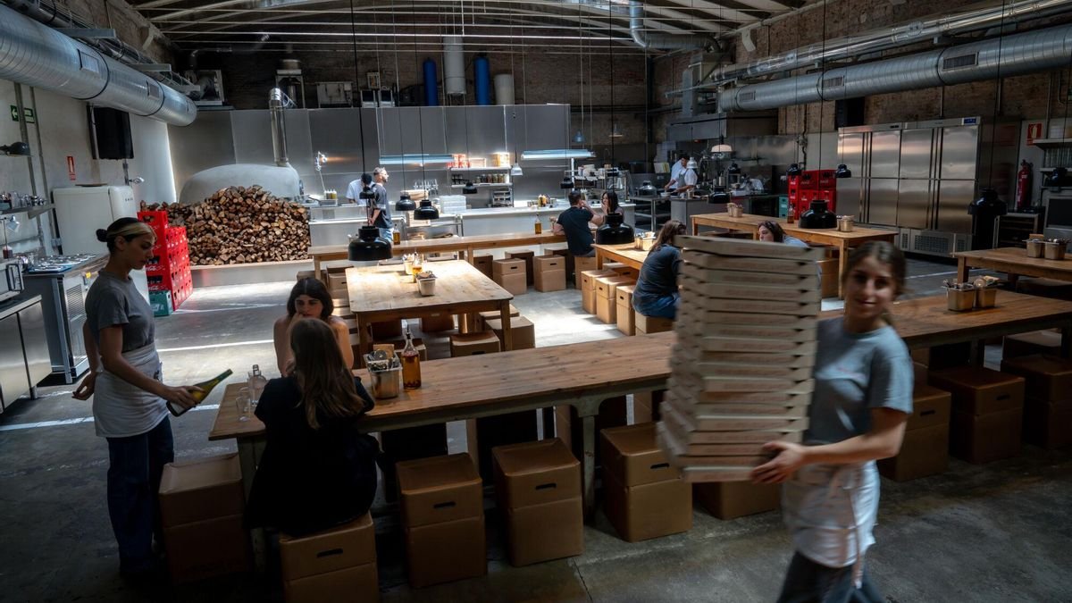 Los bares y restaurantes con historia se extinguen en Barcelona: la media de edad de los locales baja a 11,6 años