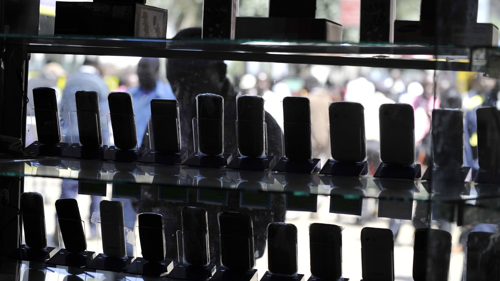 Kenya’s plan for tracking down counterfeit phones has digital rights activists concerned
