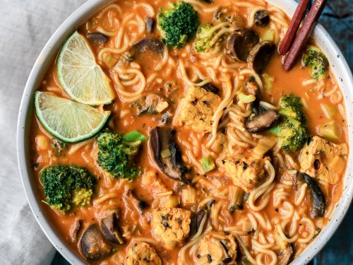 15 Comforting Veggie Curry Soups
