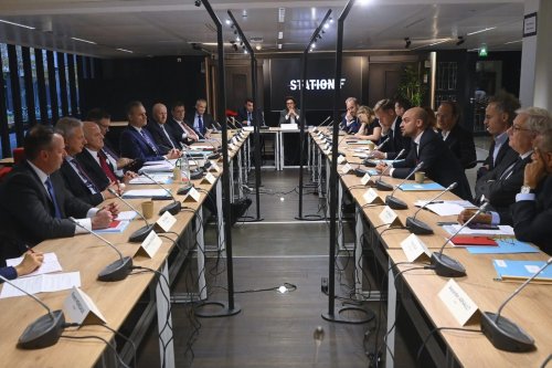 Station F se transforme en Davos, Xavier Niel en maître de cérémonie