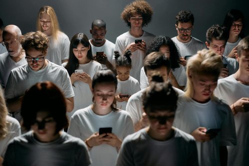 Ils ne peuvent plus se passer de ChatGPT : étude sur une génération accro
