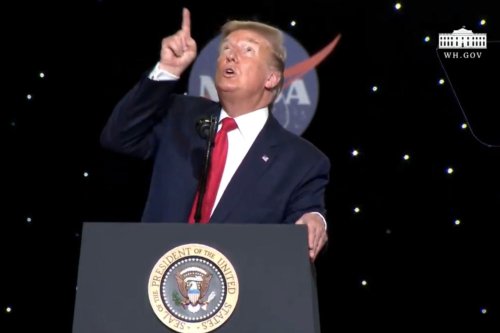 NASA : Donald Trump refuse la Lune aux personnes de couleur et aux femmes