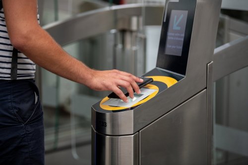 On sait quand le pass Navigo Liberté+ sera disponible sur smartphone (et c’est pour très bientôt)