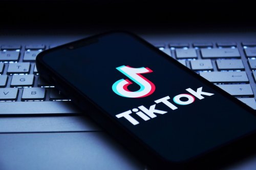 TikTok lance une IA qui anime vos photos : le résultat est… troublant