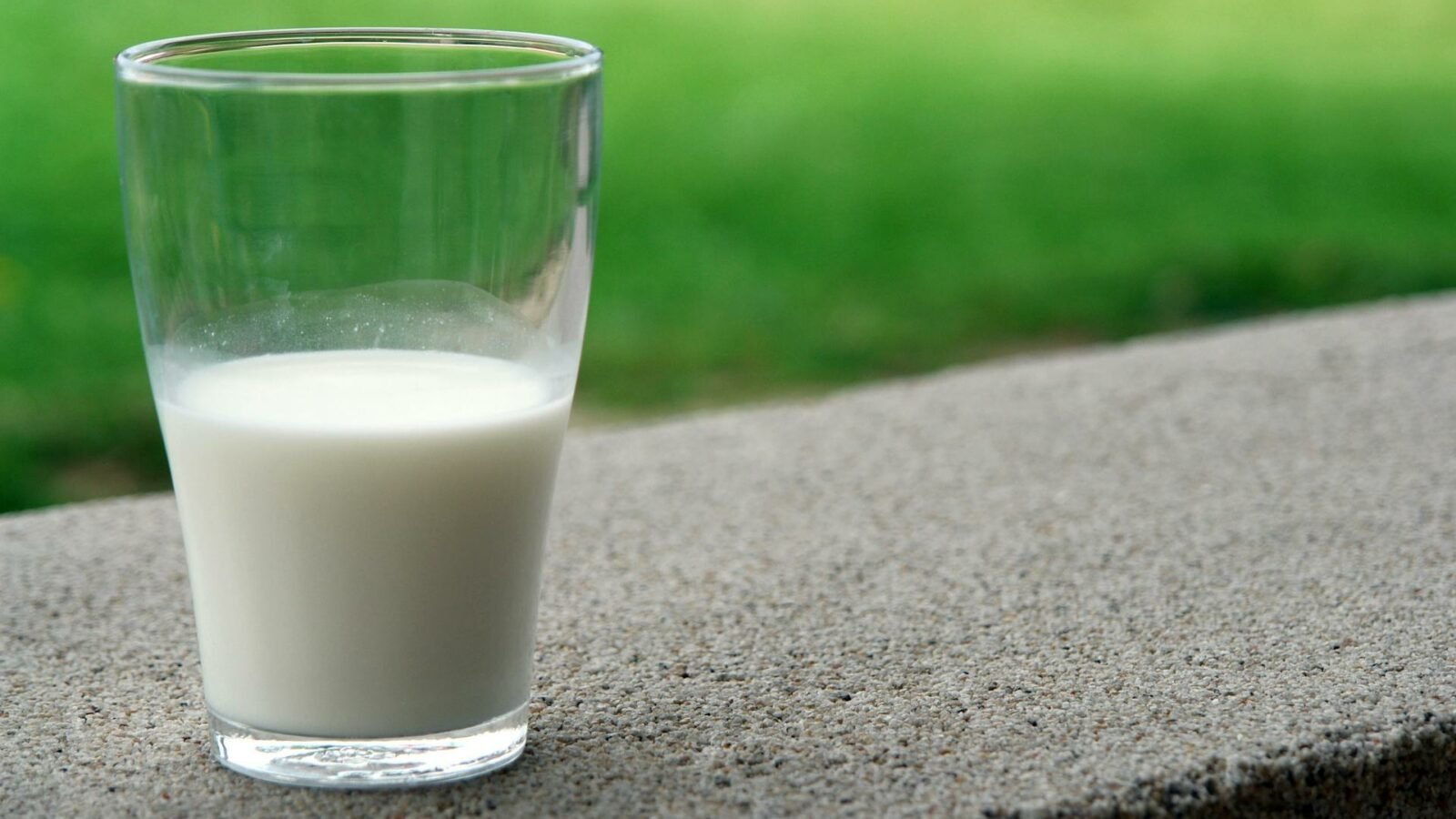 Crise climatique : le lait va-t-il devenir un produit de luxe ?