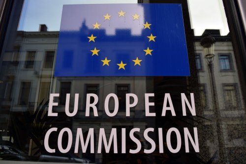 “Un message fort et clair” : la Commission européenne sanctionne Apple (500 M€) et Meta (200 M€)