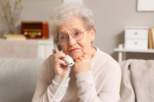 Vous vous sentez coupable de ne pas appeler vos grands-parents ? Cette IA le fait à votre place