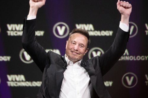 Elon Musk, un génie parti de rien, vraiment ? La face cachée de son succès est moins reluisante !