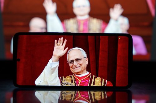 Gameur, cinéphile, et fan d’Apple : voici le premier pape geek de l’histoire !