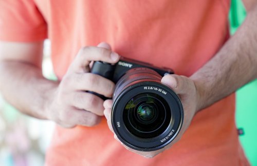 Test Sony ZV-E1 : peut-être bien la meilleure caméra pour les vlogueurs exigeants